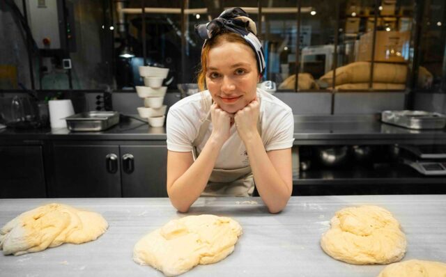 Veliaht-Dizisinin-Yıldızı-Serra-Arıtürk,-Karakteri-İçin-Pastacılık-Eğitimi-Aldı