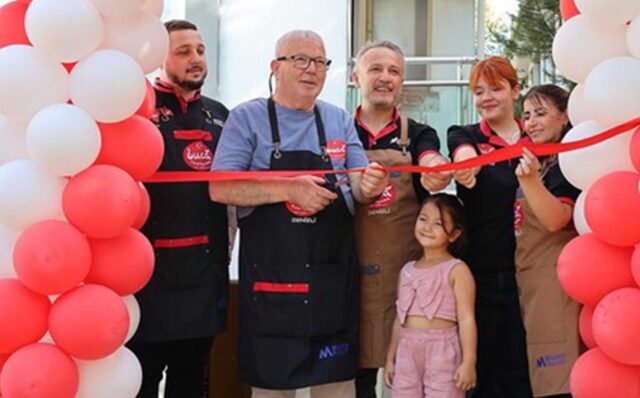 İzmir-Buca’nın-Meşhur-Tostçusu-Artık-Denizli’de-1