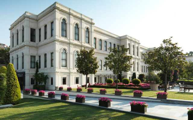 Four-Seasons-Hotels-Istanbul’a-Condé-Nast-Traveller’dan-Çifte-Onur