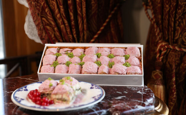 Saraydan-Sofraya-Çırağan-Palace-Shop-ile-Ramazan’a-Zarif-Bir-Dokunuş