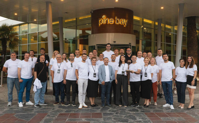 Pine-Bay-Hotels-&-Resorts’a-EFQM-5-Yıldız-Yetkinlik-Belgesi